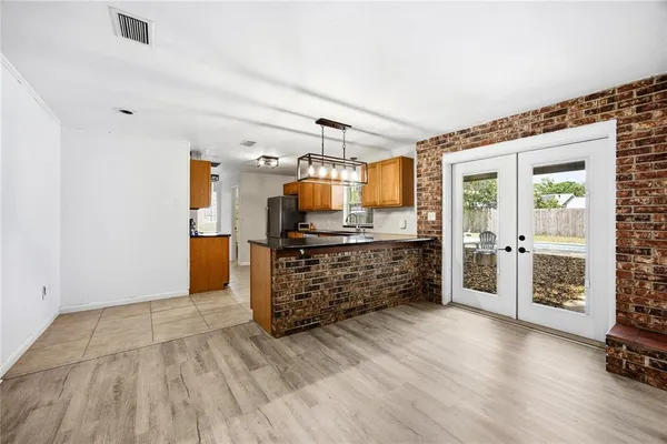 $440,000 | 3900 Northwest 37th Place, Gainesville, FL 32606