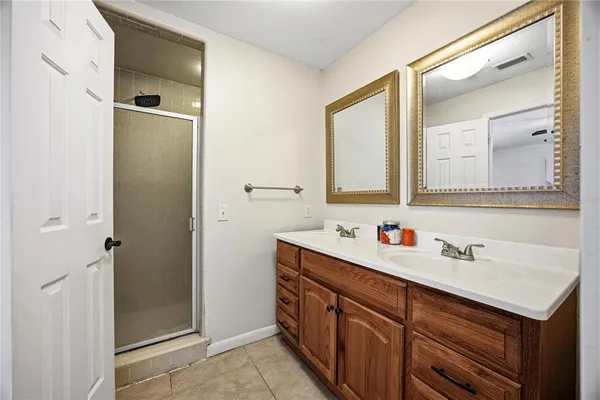 $440,000 | 3900 Northwest 37th Place, Gainesville, FL 32606