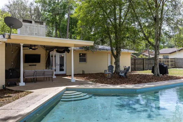 $440,000 | 3900 Northwest 37th Place, Gainesville, FL 32606