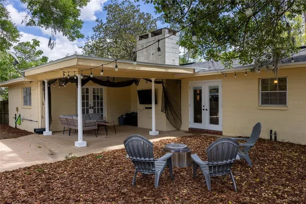 $440,000 | 3900 Northwest 37th Place, Gainesville, FL 32606