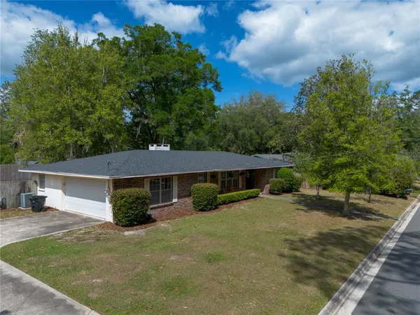 $440,000 | 3900 Northwest 37th Place, Gainesville, FL 32606
