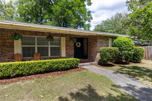$440,000 | 3900 Northwest 37th Place, Gainesville, FL 32606