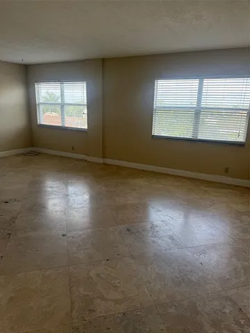 $2,200 | 2555 Northeast 11th Street, Unit 502, Fort Lauderdale, FL 33304