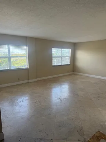 $2,200 | 2555 Northeast 11th Street, Unit 502, Fort Lauderdale, FL 33304