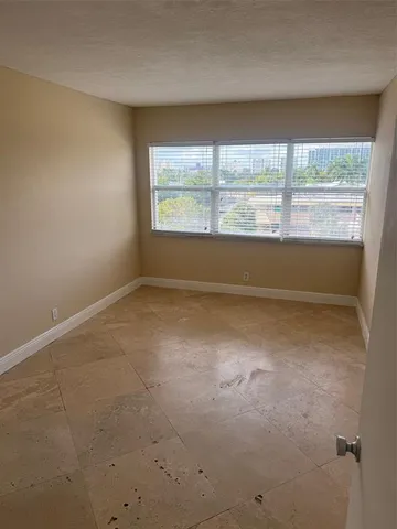 $2,200 | 2555 Northeast 11th Street, Unit 502, Fort Lauderdale, FL 33304