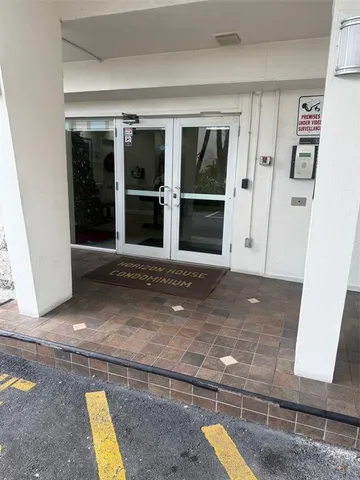 $2,200 | 2555 Northeast 11th Street, Unit 502, Fort Lauderdale, FL 33304