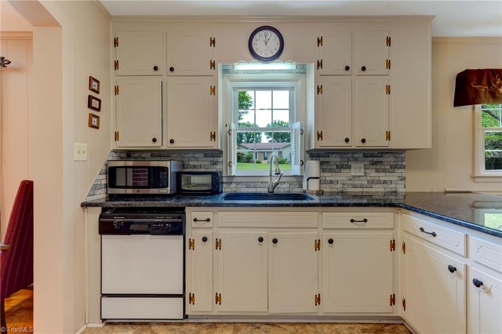 411 Vintage Road Eden, NC 27288 - Photo 17 of 40