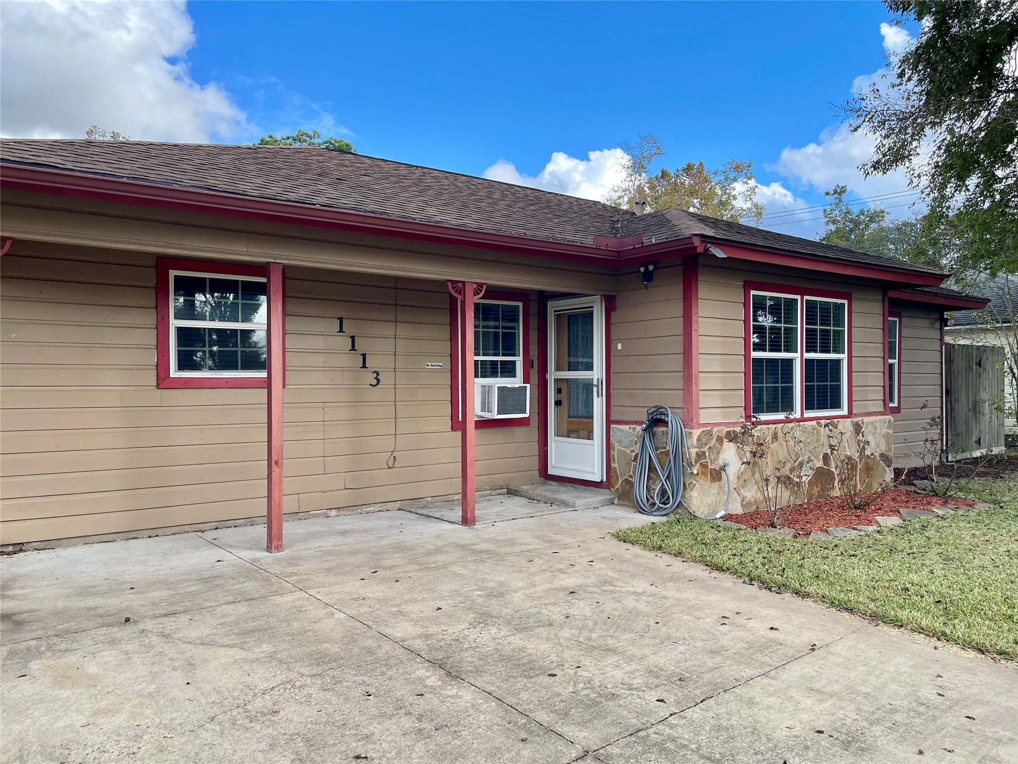 1113 Chevy Chase Drive Angleton, TX 77515 - Photo 2 of 32