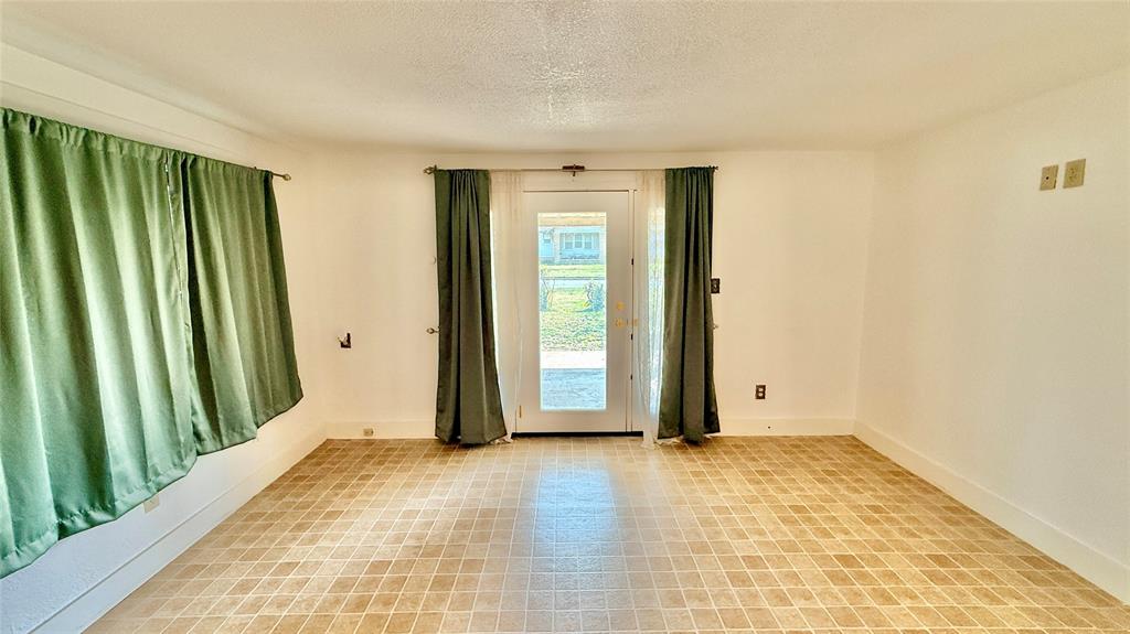 1122 4th Street Graham, TX 76450 - Photo 23 of 34