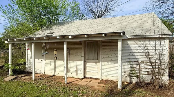 a view of house with a outdoor space
