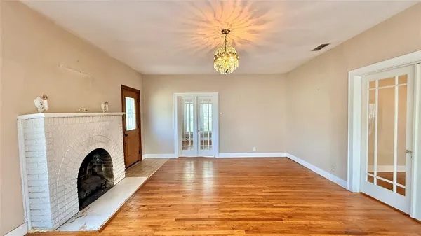 a view of livingroom with washer and dryer
