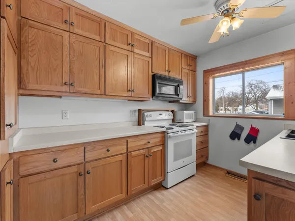 $219,900 | 2613 North 10th Street, Sheboygan, WI 53083
