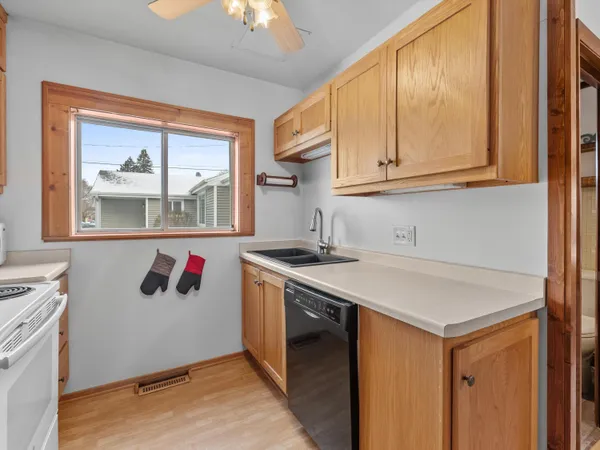 $219,900 | 2613 North 10th Street, Sheboygan, WI 53083