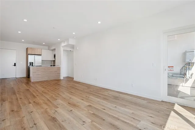 $6,250,000 | 222 North Manhattan Place, Los Angeles, CA 90004