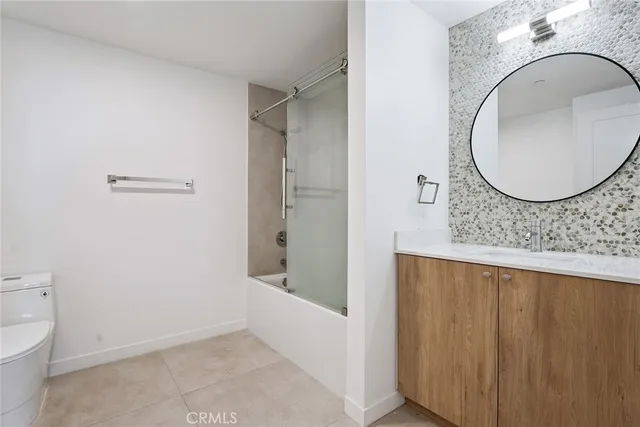 $6,250,000 | 222 North Manhattan Place, Los Angeles, CA 90004