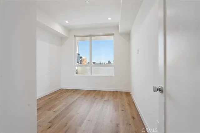 $6,250,000 | 222 North Manhattan Place, Los Angeles, CA 90004