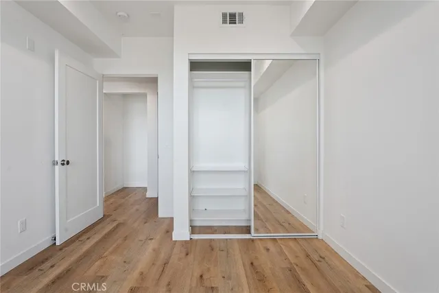 $6,250,000 | 222 North Manhattan Place, Los Angeles, CA 90004