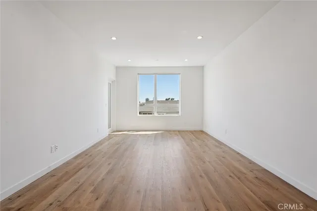 $6,250,000 | 222 North Manhattan Place, Los Angeles, CA 90004