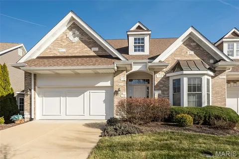 $665,000 | 904 Chesterfield Villas Circle, Chesterfield, MO 63017