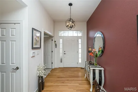 $665,000 | 904 Chesterfield Villas Circle, Chesterfield, MO 63017