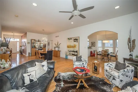 $665,000 | 904 Chesterfield Villas Circle, Chesterfield, MO 63017