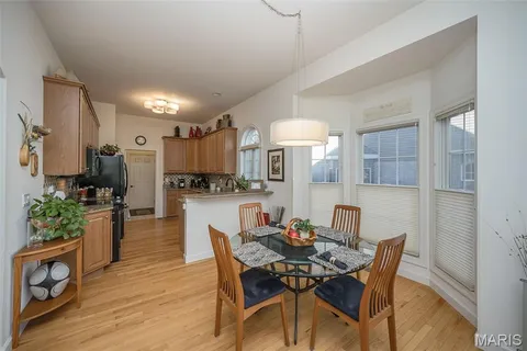 $665,000 | 904 Chesterfield Villas Circle, Chesterfield, MO 63017