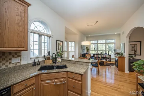 $665,000 | 904 Chesterfield Villas Circle, Chesterfield, MO 63017