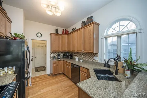 $665,000 | 904 Chesterfield Villas Circle, Chesterfield, MO 63017