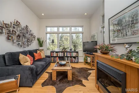 $665,000 | 904 Chesterfield Villas Circle, Chesterfield, MO 63017