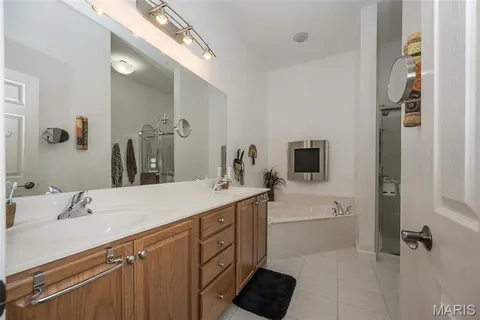 $665,000 | 904 Chesterfield Villas Circle, Chesterfield, MO 63017