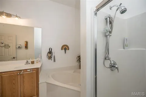 $665,000 | 904 Chesterfield Villas Circle, Chesterfield, MO 63017