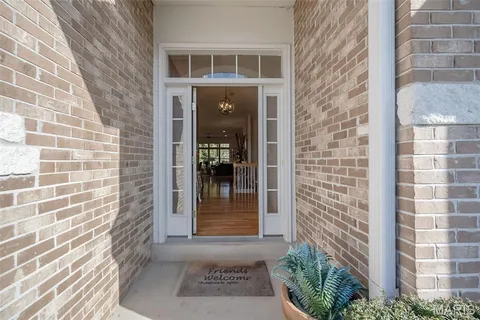 $665,000 | 904 Chesterfield Villas Circle, Chesterfield, MO 63017