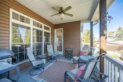 $665,000 | 904 Chesterfield Villas Circle, Chesterfield, MO 63017