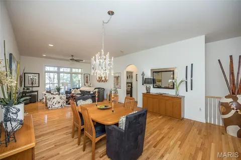 $665,000 | 904 Chesterfield Villas Circle, Chesterfield, MO 63017