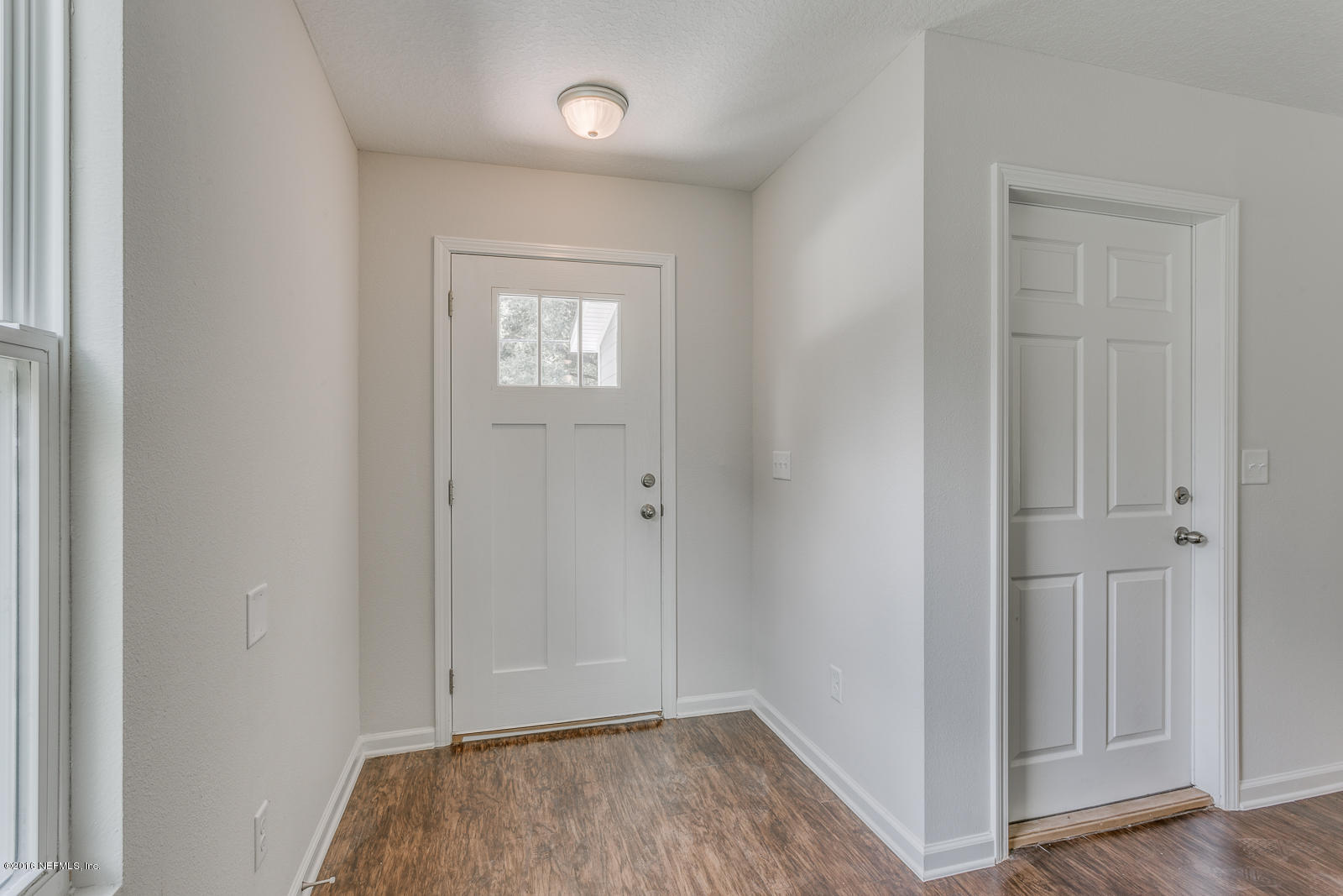 5543 Cruz Road Jacksonville, FL 32207 - Photo 4 of 25 entrance-3