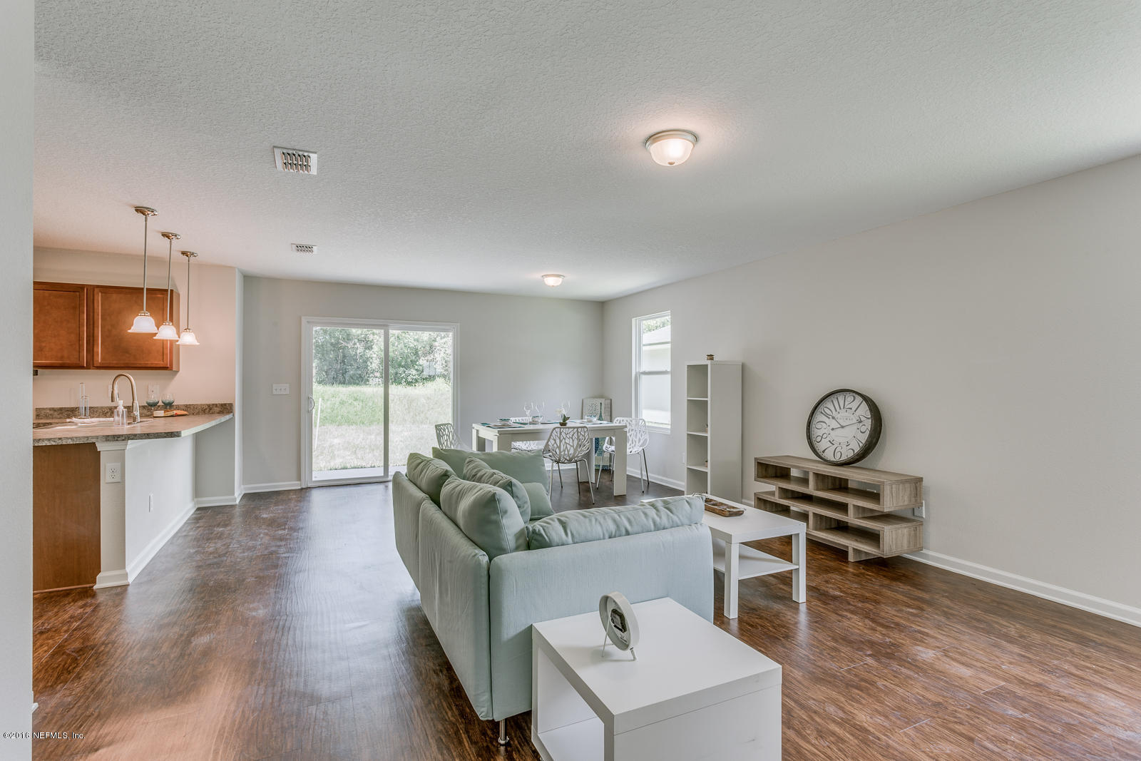 5543 Cruz Road Jacksonville, FL 32207 - Photo 6 of 25 livingrm2-3
