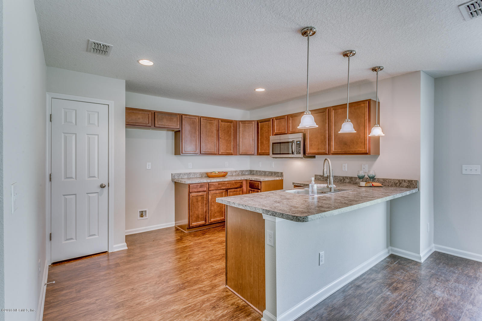 5543 Cruz Road Jacksonville, FL 32207 - Photo 8 of 25 kitchen1-3
