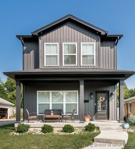 $2,600 | 719 East Chestnut Street, Jeffersonville, IN 47130