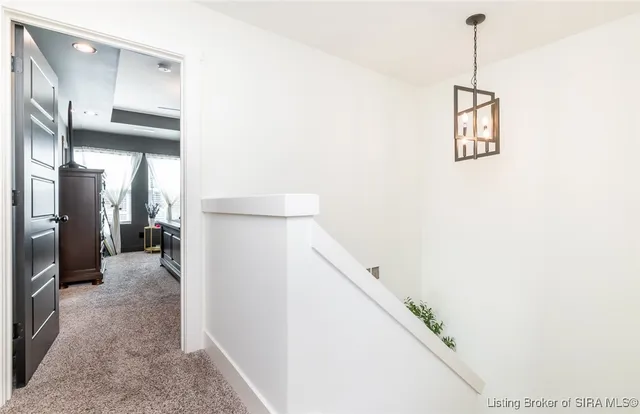 $2,600 | 719 East Chestnut Street, Jeffersonville, IN 47130