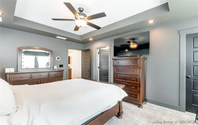 $2,600 | 719 East Chestnut Street, Jeffersonville, IN 47130