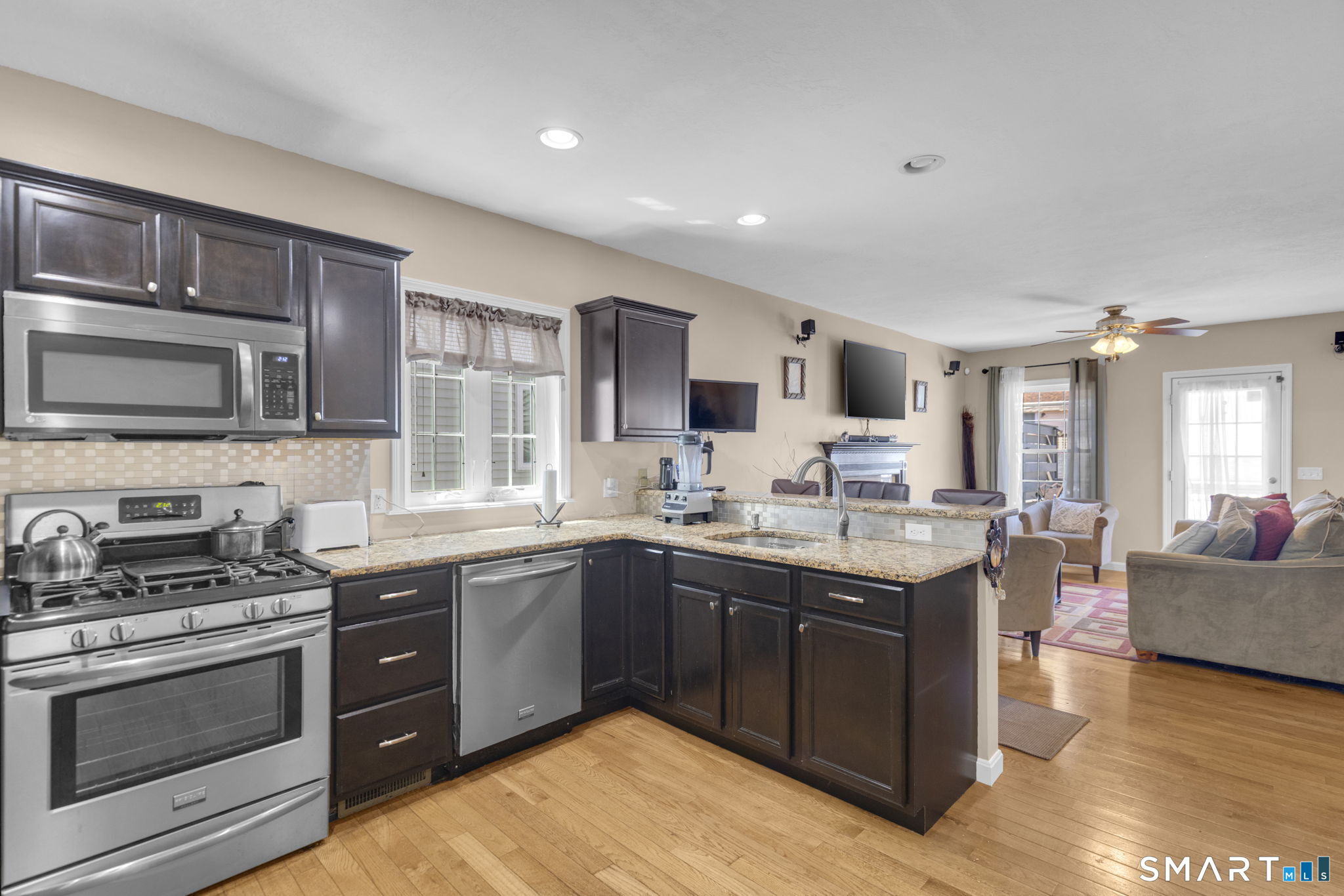 104 Benjamin Court Windsor, CT 06095 - Photo 9 of 40