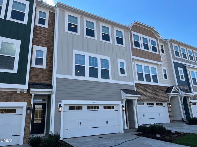$450,000 | 2805 Carbondale Court, Unit 638, Apex, NC 27502