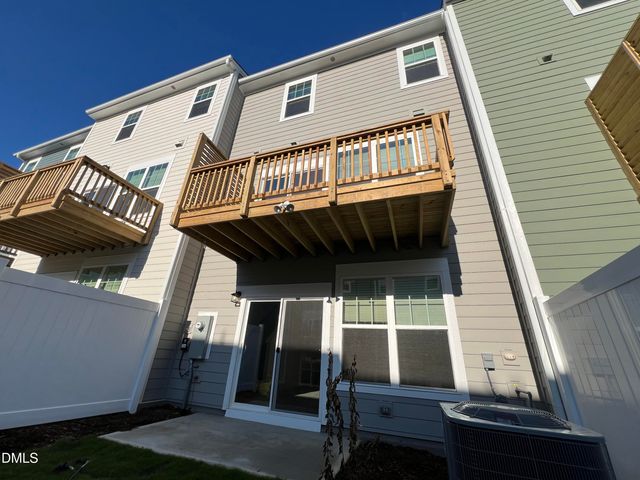 $450,000 | 2805 Carbondale Court, Unit 638, Apex, NC 27502