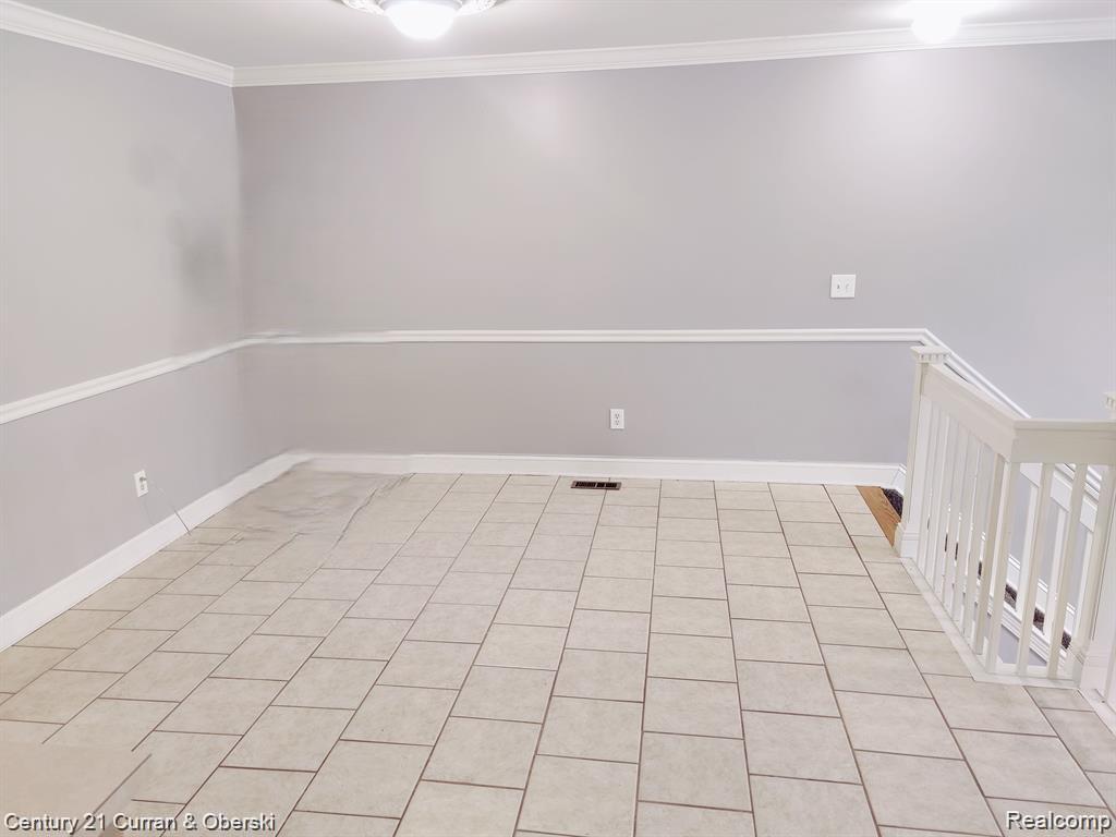 4336 Schaefer Road Dearborn, MI 48126 - Photo 6 of 11 7.jpeg