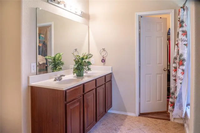 $360,000 | 1721 Grassy View Drive, Fort Worth, TX 76177