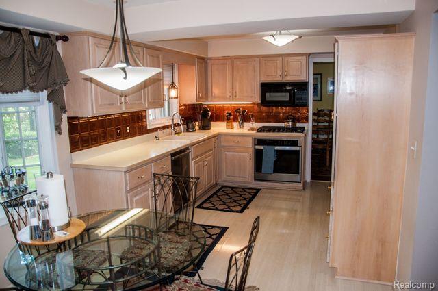 450 Apple Hill Lane Rochester Hills, MI 48306 - Photo 13 of 44