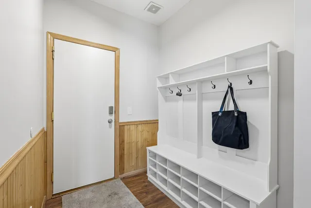 $699,900 | 4151 Red Oak Lane, Excelsior, MN 55331