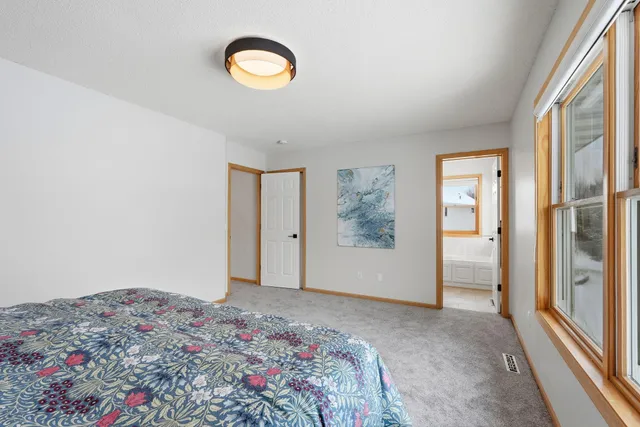 $699,900 | 4151 Red Oak Lane, Excelsior, MN 55331