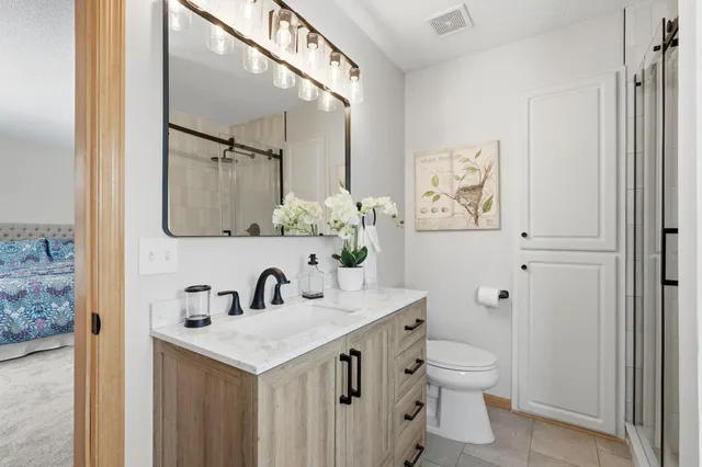 $699,900 | 4151 Red Oak Lane, Excelsior, MN 55331