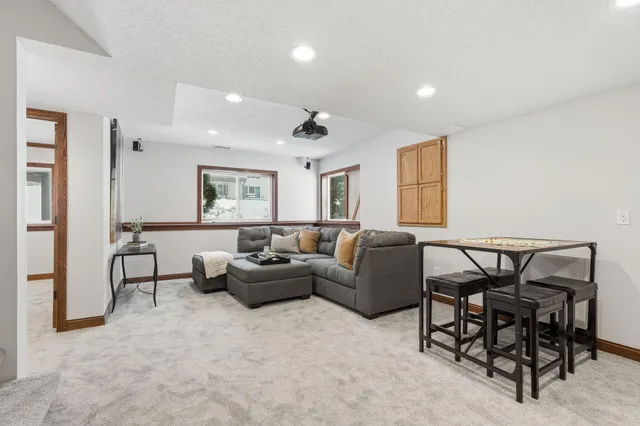 $699,900 | 4151 Red Oak Lane, Excelsior, MN 55331